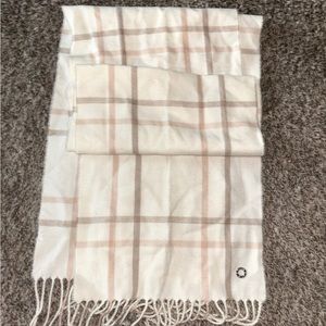 Calvin Klein Women's Plaid Pattern Scarf